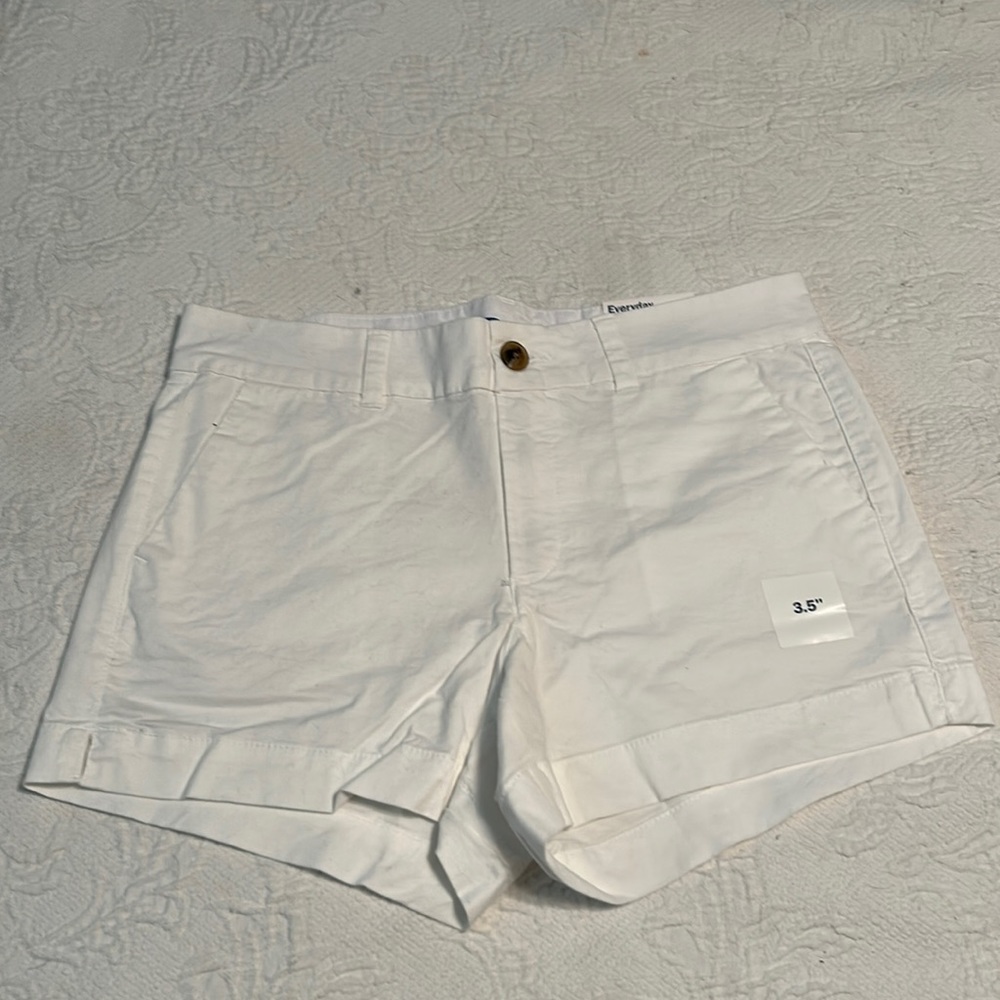 Old Navy white shorts size 4